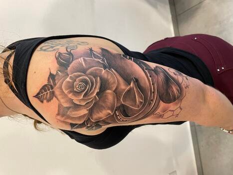 Blackinkuth Realistic Rose 