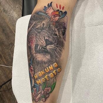 Blackinkuth Hakuna matata Lion tattoo