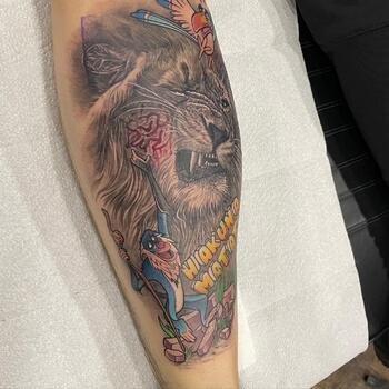 Blackinkuth Hakuna matata Lion tattoo